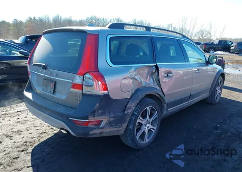 2015 Volvo Xc70 T6 z USA, uszkodzony, nr VIN YV4902NKXF1225524